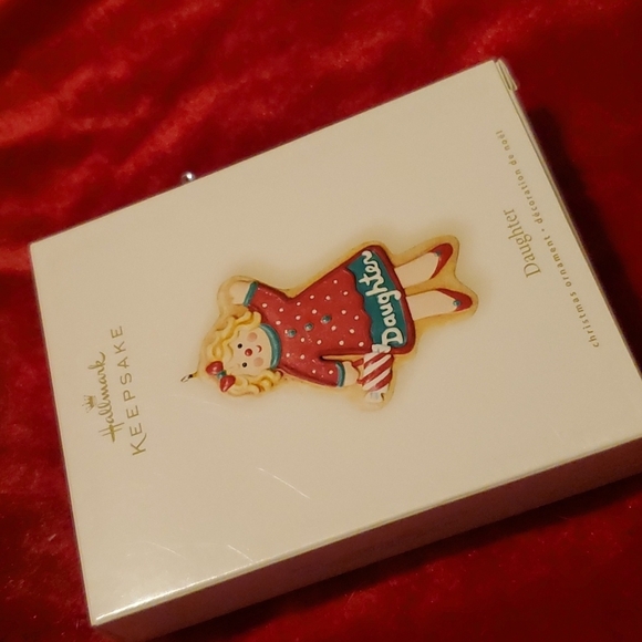 2007 Daughter Hallmark Keepsake Christmas Ornament - Picture 1 of 12